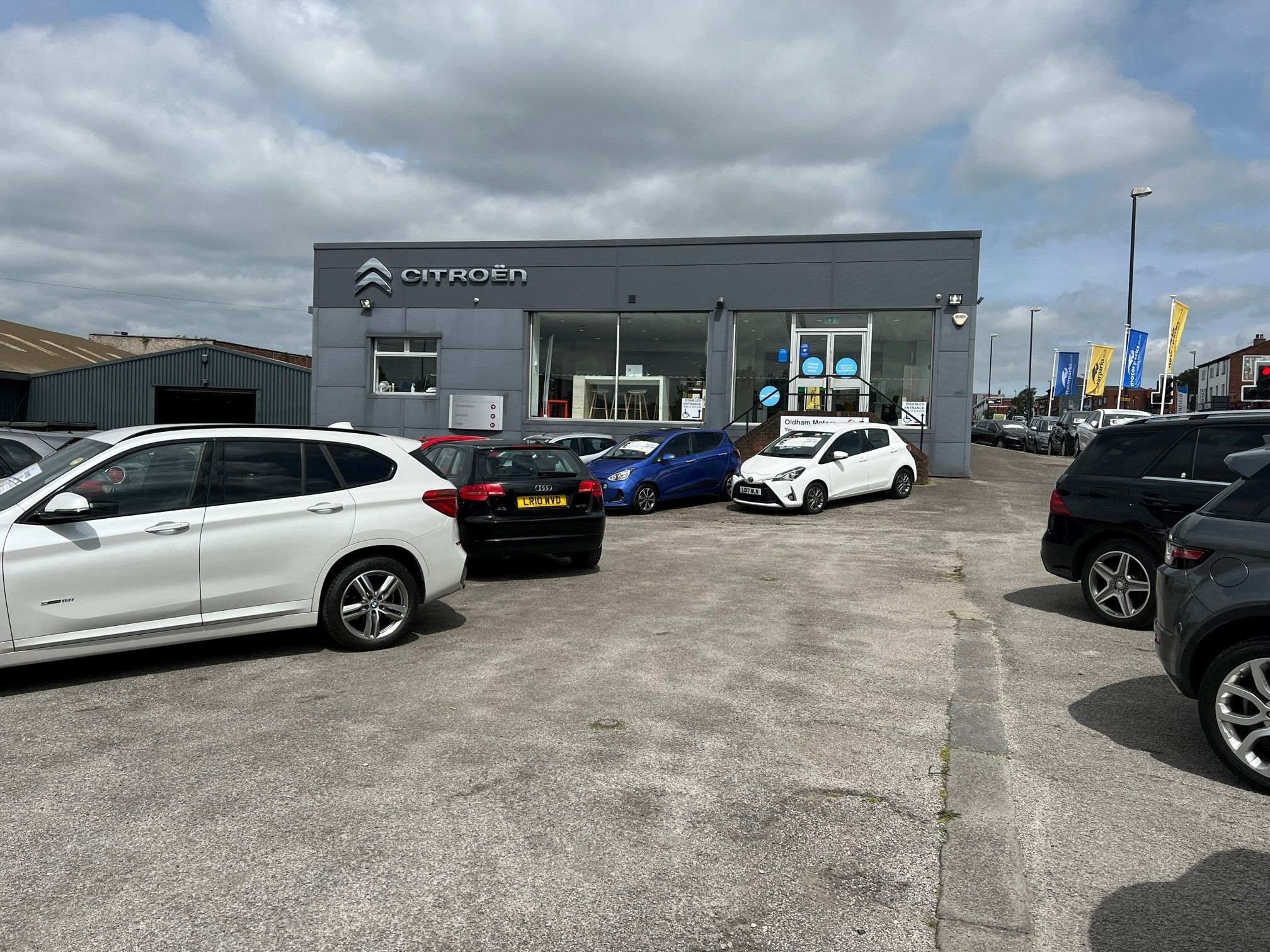 Oldham Motors Citroen, Fiat and Jeep Car dealership in Oldham